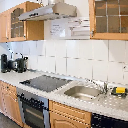 Kellei 71 Pensión 3*